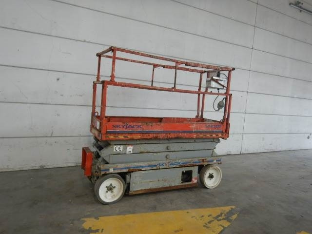 SkyJack SJ3220 - Ножничный подъемник: фото 3 SkyJack SJ3220 - Ножничный подъемник: фото 3