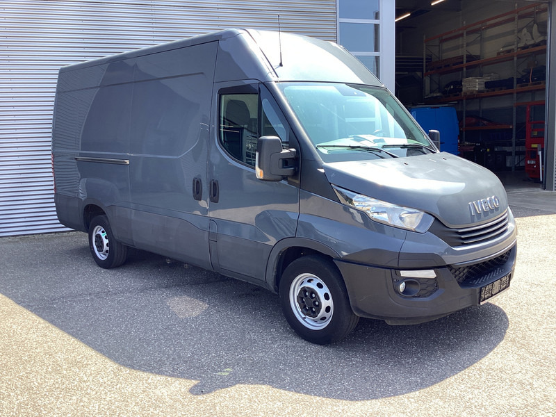 Iveco Daily 35S18V 3.0 180 pk ZF Aut. L2H2 352 EXPORT ONLY 3.5t Trekverm./ Gev.stoel/ Climate/ Camera/ Cruise/ Trekhaak - Цельнометаллический фургон: фото 1 Iveco Daily 35S18V 3.0 180 pk ZF Aut. L2H2 352 EXPORT ONLY 3.5t Trekverm./ Gev.stoel/ Climate/ Camera/ Cruise/ Trekhaak - Цельнометаллический фургон: фото 1