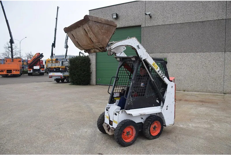 Bobcat S70 - Мини-погрузчик с бортовым поворотом: фото 2 Bobcat S70 - Мини-погрузчик с бортовым поворотом: фото 2