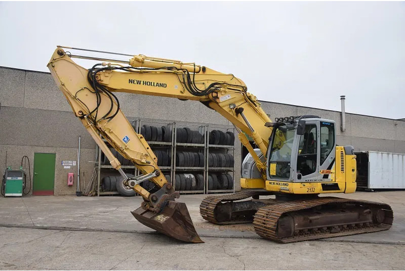 New Holland Kobelco E235B SR-LCT - Гусеничный экскаватор: фото 4 New Holland Kobelco E235B SR-LCT - Гусеничный экскаватор: фото 4