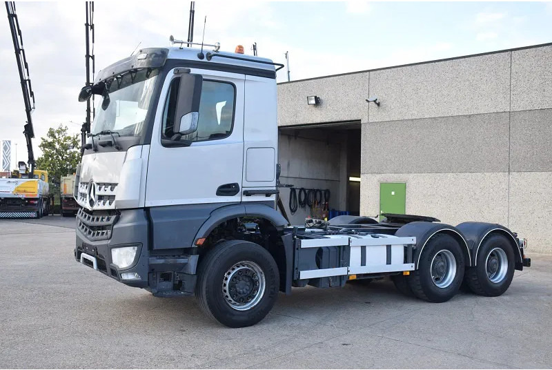 Mercedes-Benz Arocs 3345 - Тягач: фото 3 Mercedes-Benz Arocs 3345 - Тягач: фото 3