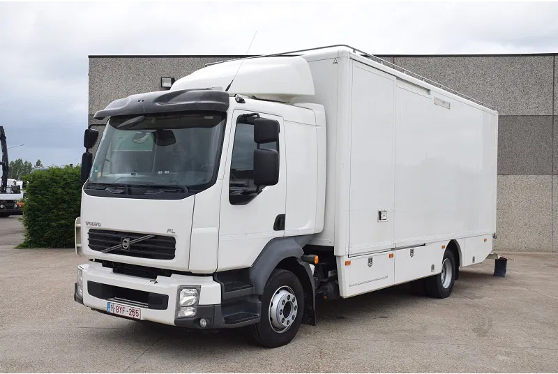Volvo FL 240 - Грузовик с закрытым кузовом: фото 2 Volvo FL 240 - Грузовик с закрытым кузовом: фото 2