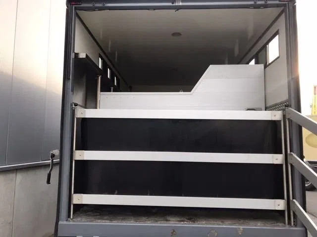 Mercedes-Benz Atego 1018 *Cruise control*Airco*Achteruitrijcamera*elektrische ruiten - Коневоз: фото 4 Mercedes-Benz Atego 1018 *Cruise control*Airco*Achteruitrijcamera*elektrische ruiten - Коневоз: фото 4