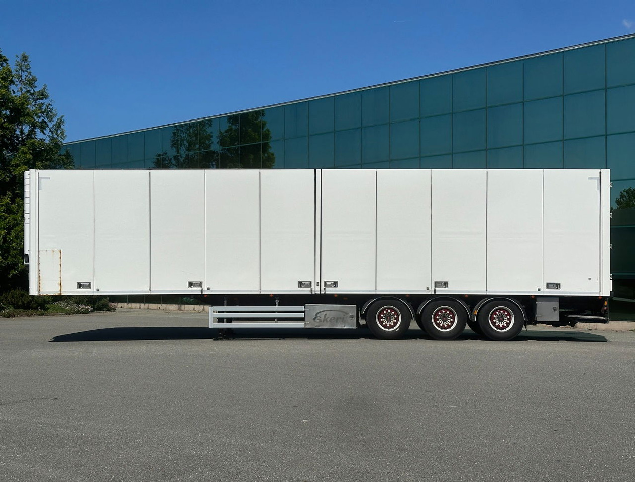 Ekeri 3-AS Multi Temp 1335 x 250 x 271 CM Inside Tail Lift - Полуприцеп-рефрижератор: фото 2 Ekeri 3-AS Multi Temp 1335 x 250 x 271 CM Inside Tail Lift - Полуприцеп-рефрижератор: фото 2