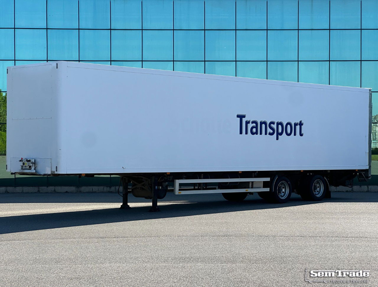 Jumbo 2 Alxe SOR Isolated BOX Tail Lift Steering Axle Holland-Trailer - Полуприцеп-фургон: фото 1 Jumbo 2 Alxe SOR Isolated BOX Tail Lift Steering Axle Holland-Trailer - Полуприцеп-фургон: фото 1