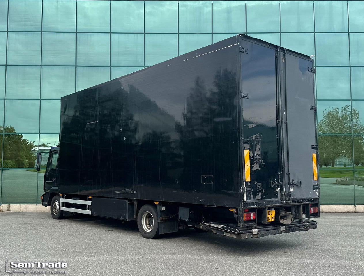 MAN LE 220C Euro 3 Isolated BOX + BOX Heater 740 x 240 x 295 CM Inside Holland Truck - Грузовик с закрытым кузовом: фото 3 MAN LE 220C Euro 3 Isolated BOX + BOX Heater 740 x 240 x 295 CM Inside Holland Truck - Грузовик с закрытым кузовом: фото 3