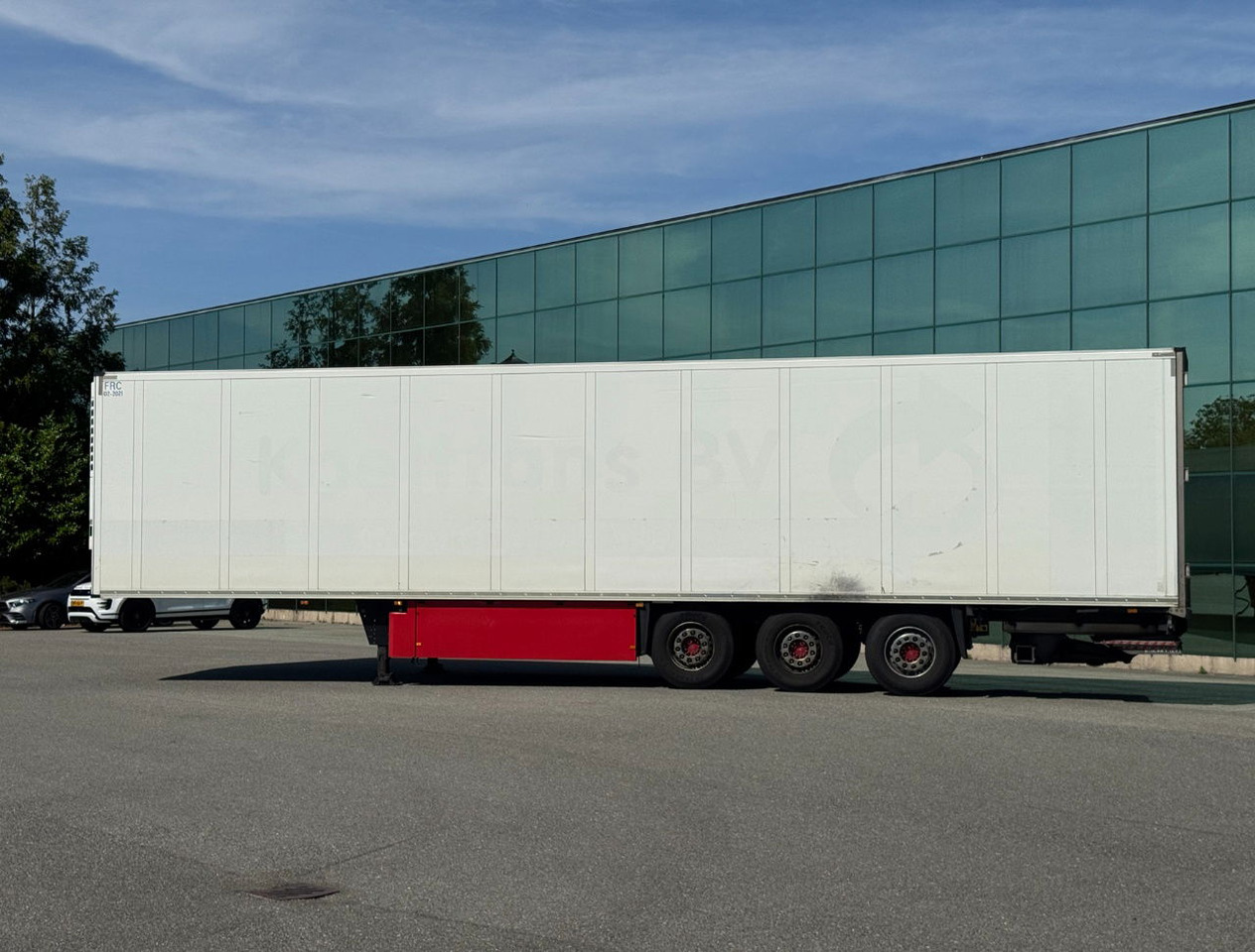 Schmitz Cargobull SCBS3B 270 CM High Flower Wide Liftaxle Tail Lift NL Trailer 6 - Полуприцеп-рефрижератор: фото 2 Schmitz Cargobull SCBS3B 270 CM High Flower Wide Liftaxle Tail Lift NL Trailer 6 - Полуприцеп-рефрижератор: фото 2
