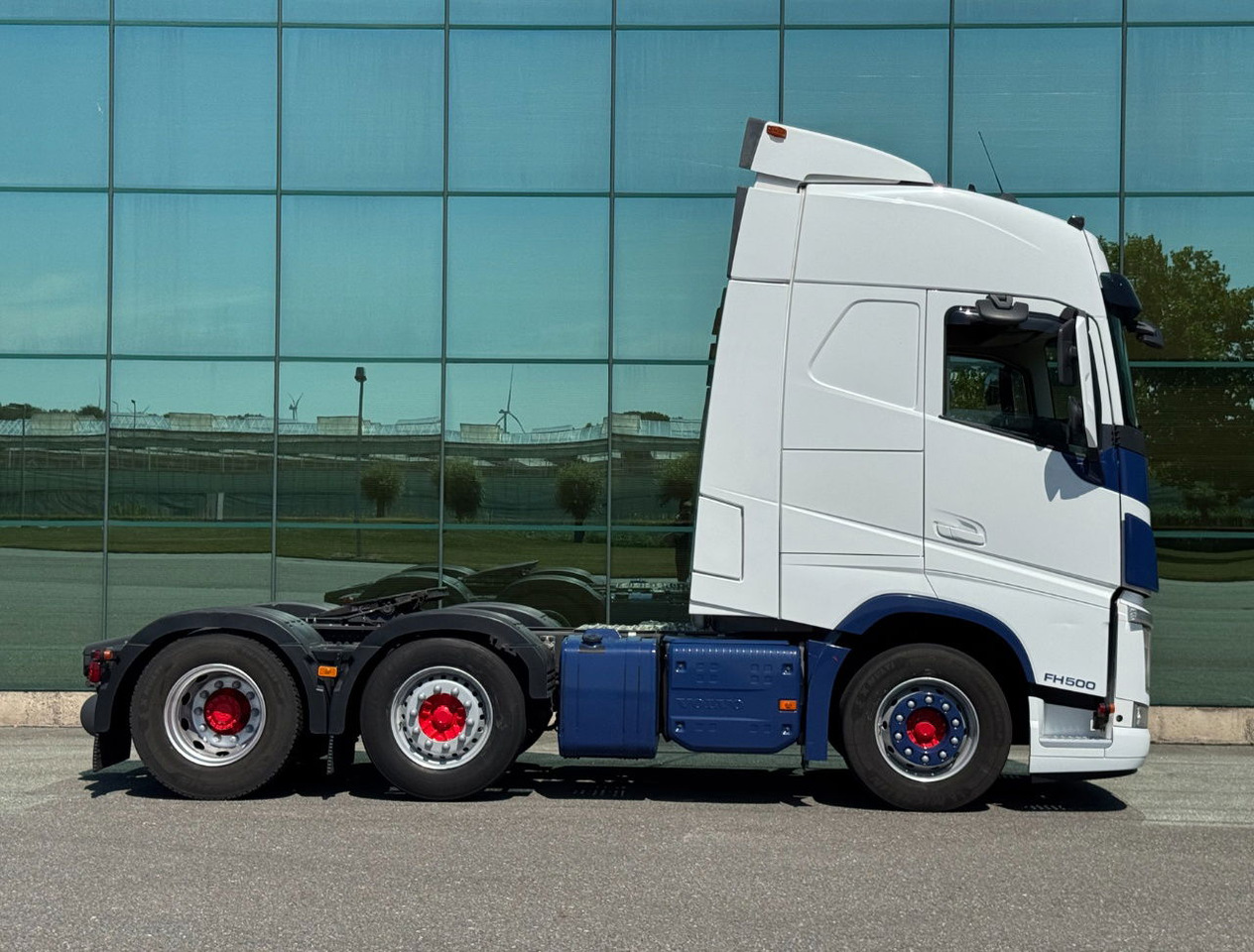 Volvo FH 500 6X2 Globetrotter 2x Tanks Only 667.000 KM Super Condition NL Truck - Тягач: фото 5 Volvo FH 500 6X2 Globetrotter 2x Tanks Only 667.000 KM Super Condition NL Truck - Тягач: фото 5