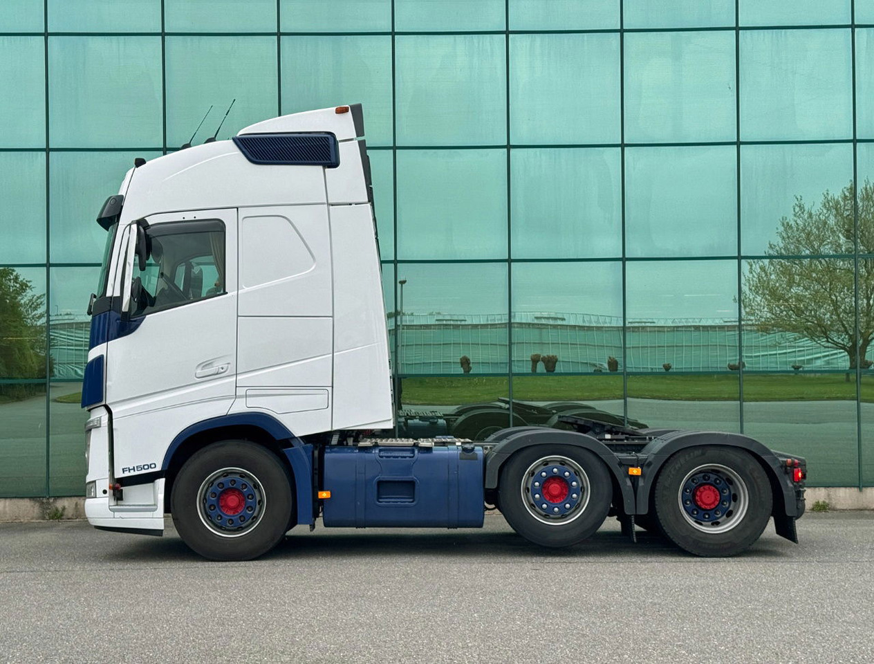 Volvo FH Globetrotter 6X2 701.000 KM Super Condition NL Truck - Тягач: фото 2 Volvo FH Globetrotter 6X2 701.000 KM Super Condition NL Truck - Тягач: фото 2