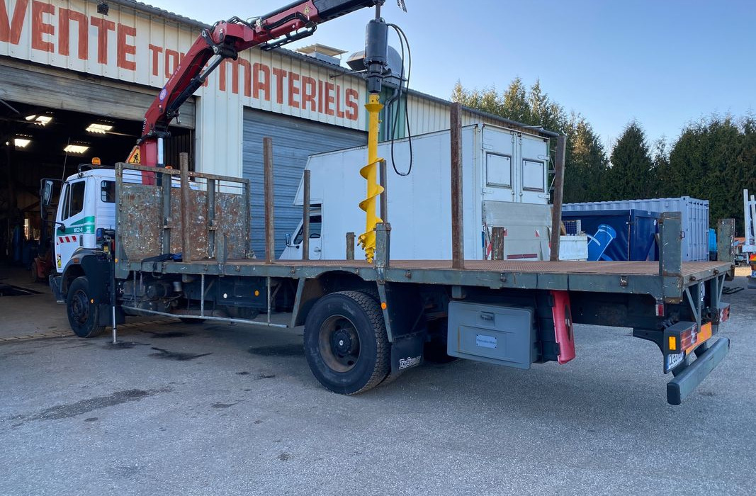 Camions 4x4 tarieres ex EDF pour plantation poteaux betons ou bois - Строительная техника, Грузовик: фото 5 Camions 4x4 tarieres ex EDF pour plantation poteaux betons ou bois - Строительная техника, Грузовик: фото 5