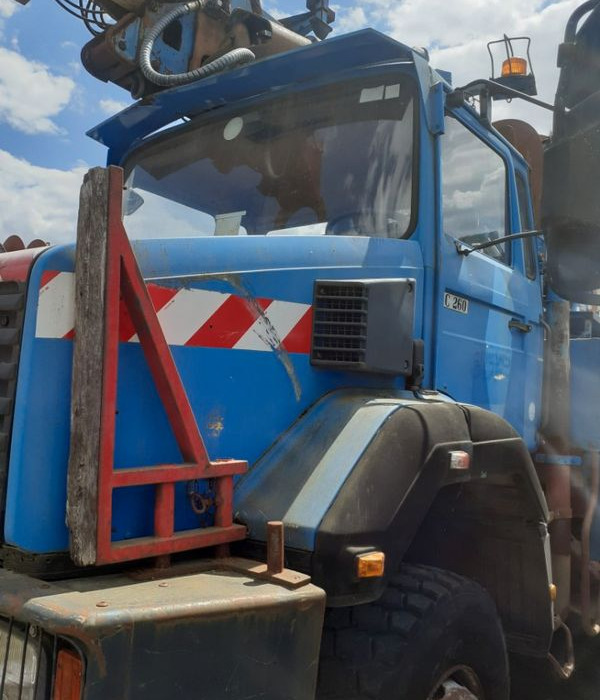 Camions 4x4 tarieres ex EDF pour plantation poteaux betons ou bois - Строительная техника, Грузовик: фото 2 Camions 4x4 tarieres ex EDF pour plantation poteaux betons ou bois - Строительная техника, Грузовик: фото 2