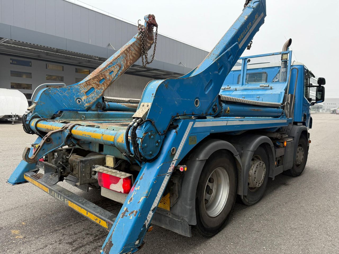 SCANIA P450 6x2 + AK16N TC - Портальный бункеровоз: фото 4 SCANIA P450 6x2 + AK16N TC - Портальный бункеровоз: фото 4