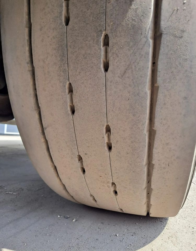 Прицеп лесовоз Kempf Wywrot do przewozu zrebek i drzewa przyczepa: фото 12 Прицеп лесовоз Kempf Wywrot do przewozu zrebek i drzewa przyczepa: фото 12