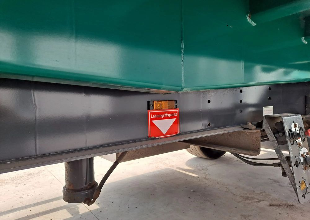 Kempf Wywrot do przewozu zrebek i drzewa przyczepa - Прицеп лесовоз: фото 1 Kempf Wywrot do przewozu zrebek i drzewa przyczepa - Прицеп лесовоз: фото 1