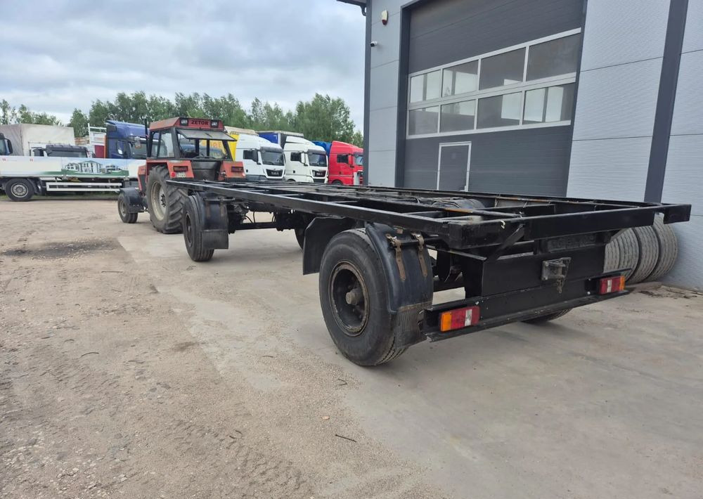 Schmitz Cargobull Przyczepa Krone na resorze - Прицеп-контейнеровоз/ Сменный кузов: фото 2 Schmitz Cargobull Przyczepa Krone na resorze - Прицеп-контейнеровоз/ Сменный кузов: фото 2
