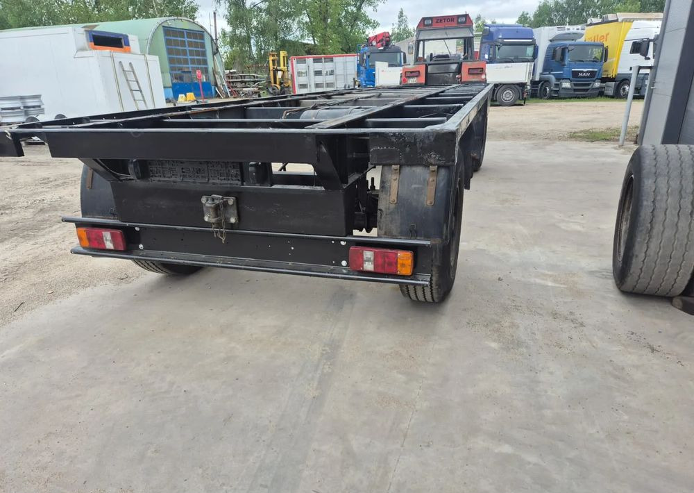 Schmitz Cargobull Przyczepa Krone na resorze - Прицеп мультилифт/ Бункеровоз: фото 3 Schmitz Cargobull Przyczepa Krone na resorze - Прицеп мультилифт/ Бункеровоз: фото 3