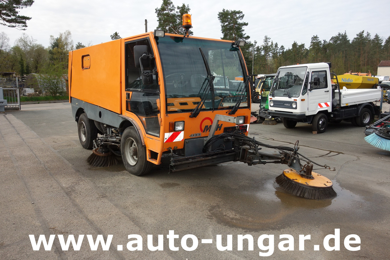 Aebi MFH 5000 Kehrmaschine Baujahr 2004 4-Rad Lenkung Wildkrautbesen - Подметально-уборочная машина: фото 1 Aebi MFH 5000 Kehrmaschine Baujahr 2004 4-Rad Lenkung Wildkrautbesen - Подметально-уборочная машина: фото 1