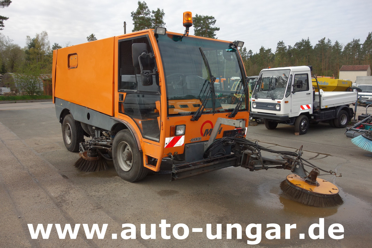 Aebi MFH 5000 Kehrmaschine Baujahr 2004 4-Rad Lenkung Wildkrautbesen - Подметально-уборочная машина: фото 3 Aebi MFH 5000 Kehrmaschine Baujahr 2004 4-Rad Lenkung Wildkrautbesen - Подметально-уборочная машина: фото 3