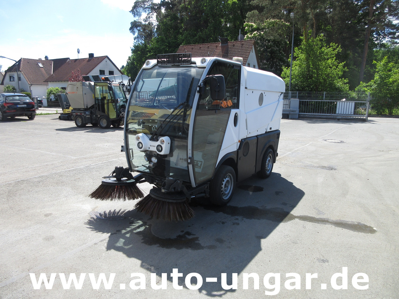 BUCHER CC 1000 Kleinkehrmaschine CityCat 4-Rad Lenkung - Промышленная подметальная машина: фото 1 BUCHER CC 1000 Kleinkehrmaschine CityCat 4-Rad Lenkung - Промышленная подметальная машина: фото 1