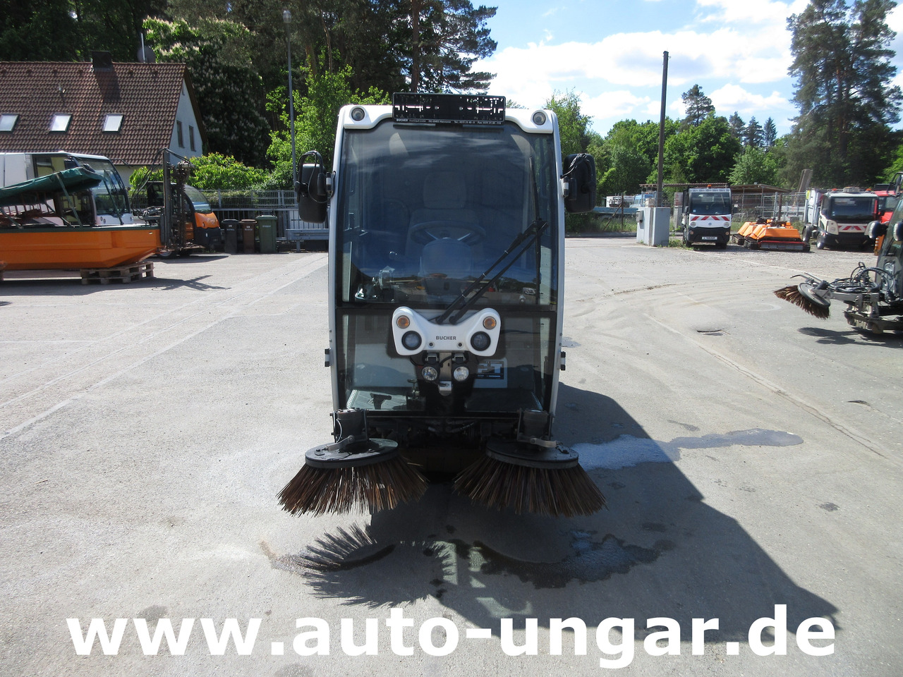 BUCHER CC 1000 Kleinkehrmaschine CityCat 4-Rad Lenkung - Промышленная подметальная машина: фото 2 BUCHER CC 1000 Kleinkehrmaschine CityCat 4-Rad Lenkung - Промышленная подметальная машина: фото 2