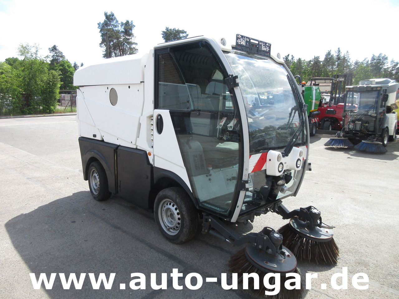 BUCHER CityCat CC1000 ERSATZTEILTRÄGER Kehrmaschine SPAREPARTS - Подметально-уборочная машина: фото 2 BUCHER CityCat CC1000 ERSATZTEILTRÄGER Kehrmaschine SPAREPARTS - Подметально-уборочная машина: фото 2