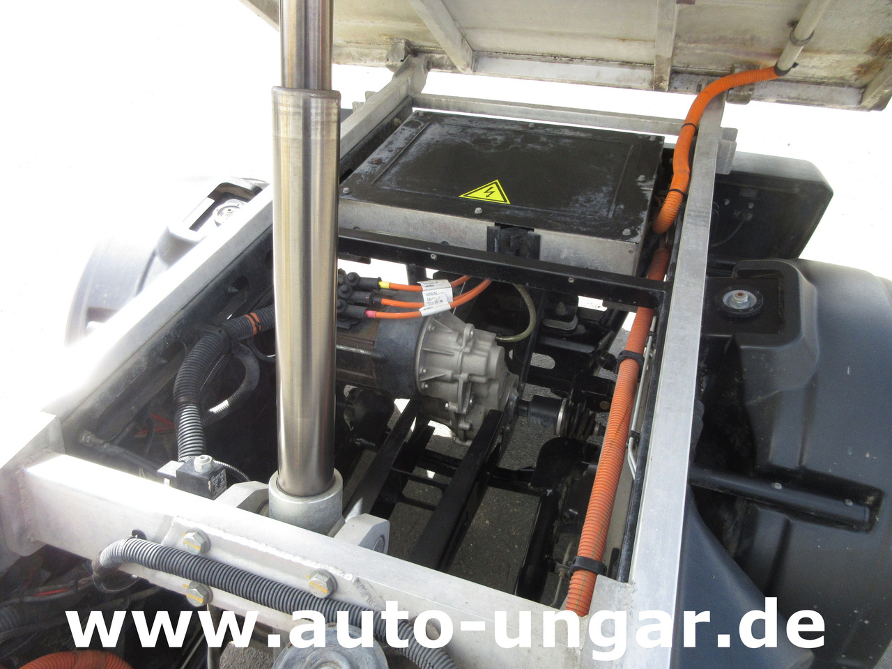 GOUPIL G5 Kipper lange Pritsche AHK Bordwanderhöhung Elektrofahrzeug - Грузовой электромобиль: фото 5 GOUPIL G5 Kipper lange Pritsche AHK Bordwanderhöhung Elektrofahrzeug - Грузовой электромобиль: фото 5