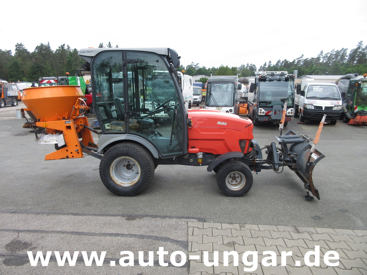 HAKO Hakotrac 2650 DA Winterdienst Schneepflug & Streuer 4x4 Zapfwelle Hydraulik - Коммунальный трактор: фото 3 HAKO Hakotrac 2650 DA Winterdienst Schneepflug & Streuer 4x4 Zapfwelle Hydraulik - Коммунальный трактор: фото 3