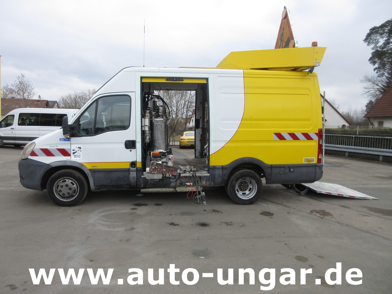 Iveco 50C15 Jetline Graco LineLazer Markiermaschine Hofmann Roadmarking Machine - Асфальтоукладочная техника: фото 2 Iveco 50C15 Jetline Graco LineLazer Markiermaschine Hofmann Roadmarking Machine - Асфальтоукладочная техника: фото 2
