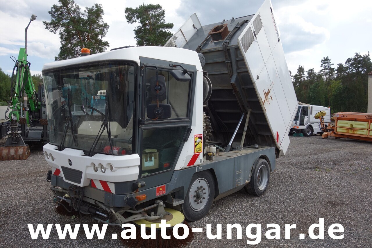 Ravo C540 / 530 Kehrmaschine - Kärcher - Heckabsaugung - Motorschaden - Подметально-уборочная машина: фото 1 Ravo C540 / 530 Kehrmaschine - Kärcher - Heckabsaugung - Motorschaden - Подметально-уборочная машина: фото 1