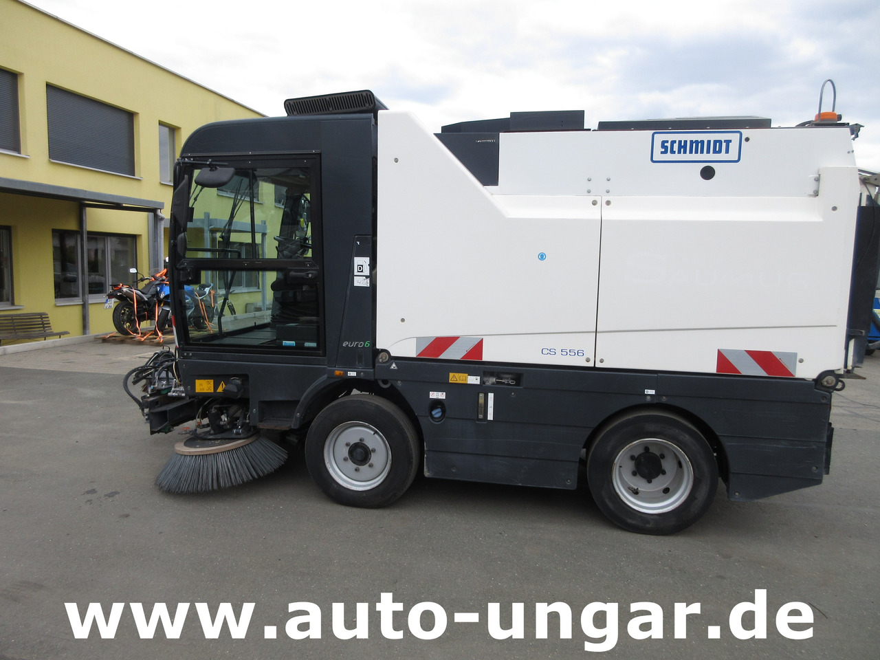 Schmidt Cleango 500 CS556 Euro 6 mit Wildkrautbesen Kehrmaschine aus 1. Hand - Подметально-уборочная машина: фото 4 Schmidt Cleango 500 CS556 Euro 6 mit Wildkrautbesen Kehrmaschine aus 1. Hand - Подметально-уборочная машина: фото 4