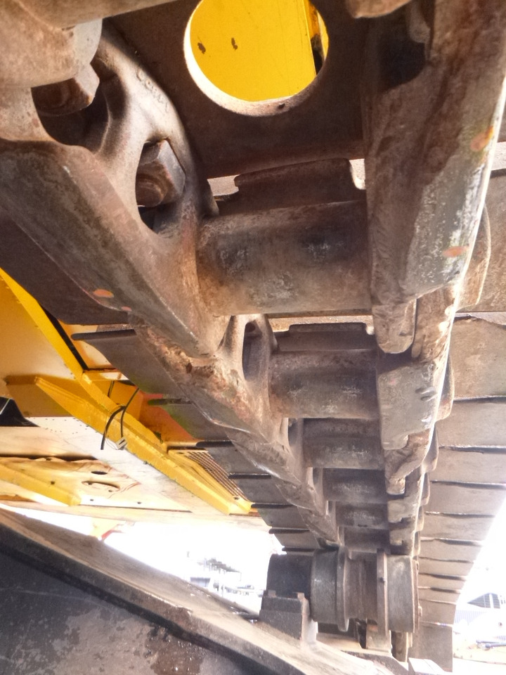 Гусеничный экскаватор JCB JS460LC: фото 14