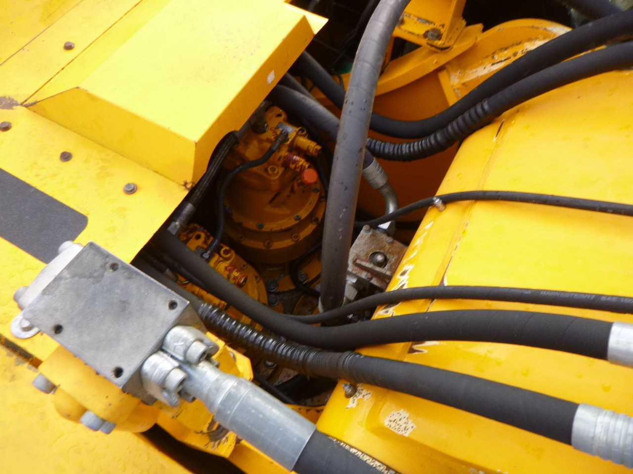 Гусеничный экскаватор JCB JS460LC: фото 21