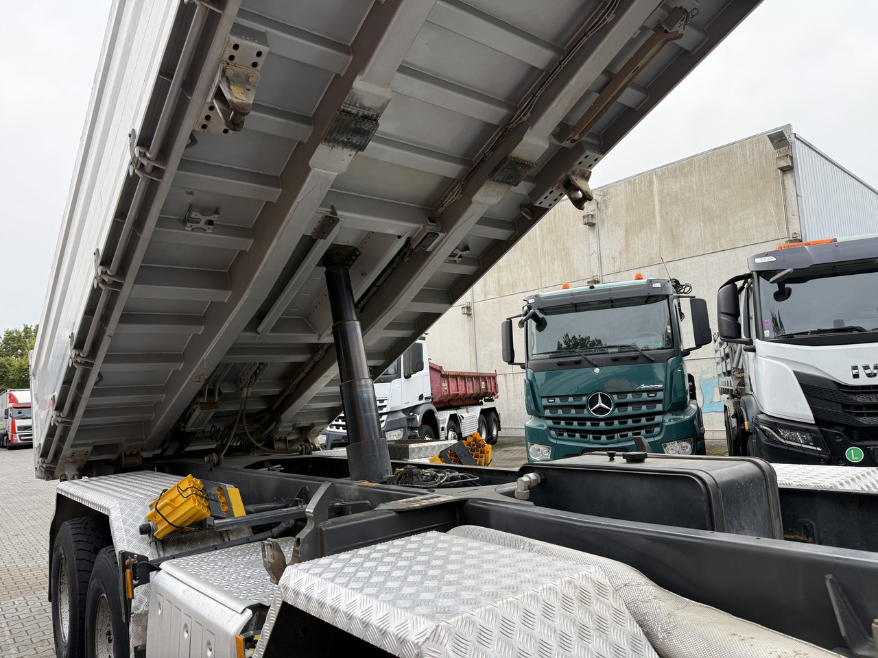 Mercedes-Benz Arocs 3246K 8X4 Meiller - Самосвал: фото 2 Mercedes-Benz Arocs 3246K 8X4 Meiller - Самосвал: фото 2