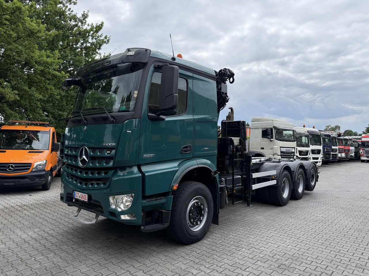 Mercedes-Benz Arocs 3251 8X4 Haken mit Kran HMF 2620 K5 - Крюковой мультилифт, Автоманипулятор: фото 1 Mercedes-Benz Arocs 3251 8X4 Haken mit Kran HMF 2620 K5 - Крюковой мультилифт, Автоманипулятор: фото 1