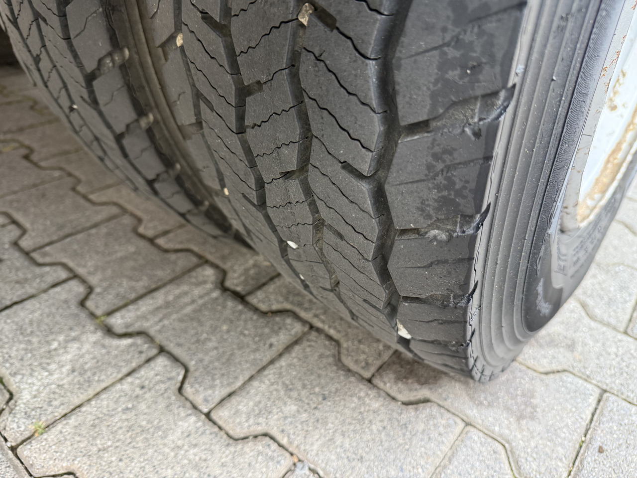 Renault Midlum 180.10 DoKa - Грузовик с закрытым кузовом: фото 2 Renault Midlum 180.10 DoKa - Грузовик с закрытым кузовом: фото 2