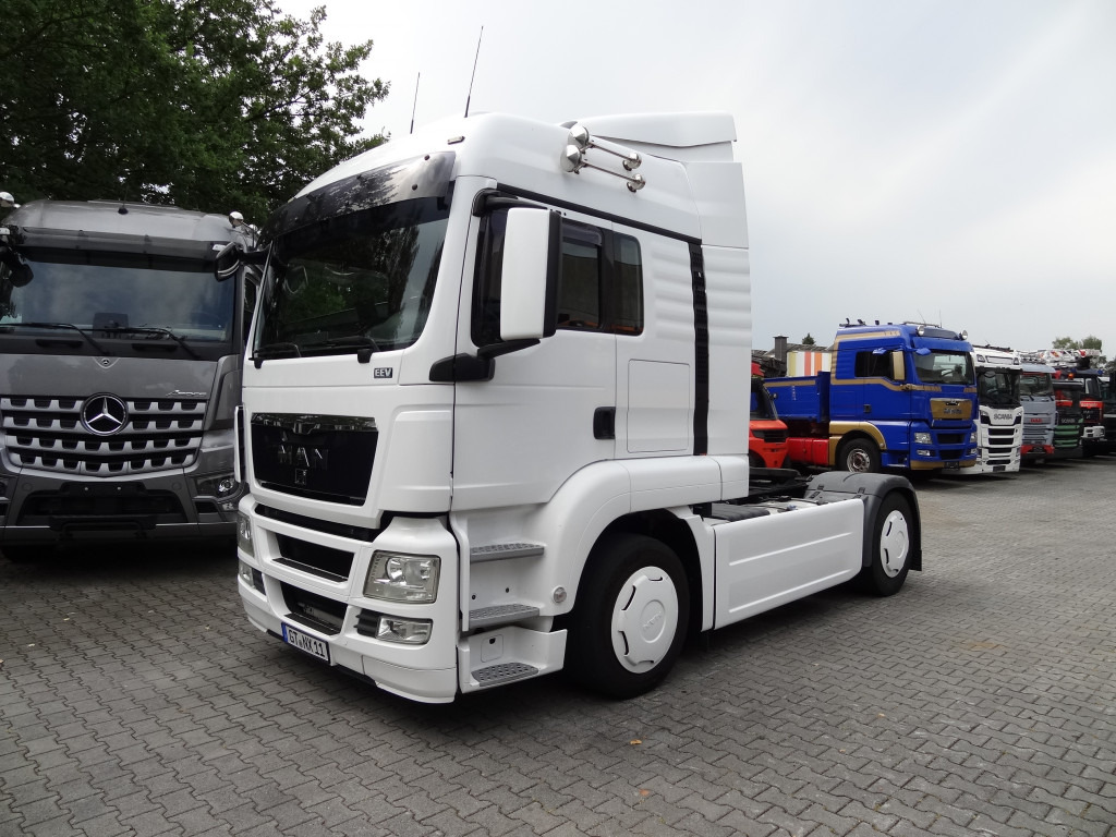 MAN TGS 18.320 LLS Fahrschule/ driving school - Тягач: фото 1 MAN TGS 18.320 LLS Fahrschule/ driving school - Тягач: фото 1