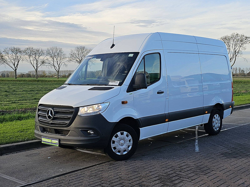 Mercedes-Benz Sprinter 317 L2H2 Mbux Navi Euro6 - Цельнометаллический фургон: фото 2 Mercedes-Benz Sprinter 317 L2H2 Mbux Navi Euro6 - Цельнометаллический фургон: фото 2