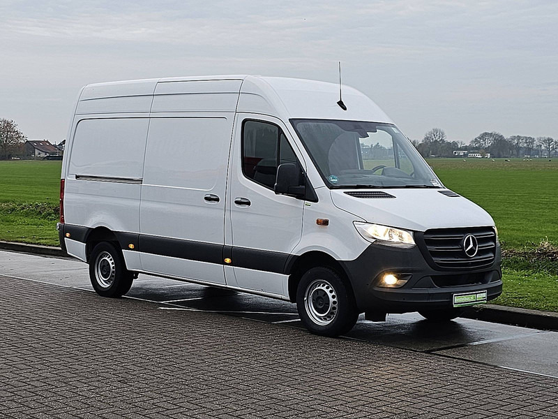 Mercedes-Benz Sprinter 317 L2H2 Mbux Navi RWD! - Цельнометаллический фургон: фото 5 Mercedes-Benz Sprinter 317 L2H2 Mbux Navi RWD! - Цельнометаллический фургон: фото 5