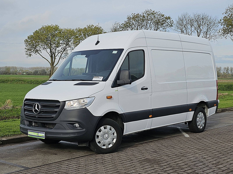 Mercedes-Benz Sprinter 317 L2H2 Mbux Navi RWD! - Цельнометаллический фургон: фото 2 Mercedes-Benz Sprinter 317 L2H2 Mbux Navi RWD! - Цельнометаллический фургон: фото 2