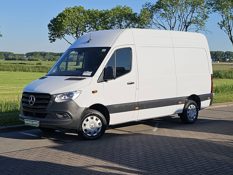 Mercedes-Benz Sprinter 317 L2H2 Mbux RWD! - Цельнометаллический фургон: фото 2 Mercedes-Benz Sprinter 317 L2H2 Mbux RWD! - Цельнометаллический фургон: фото 2