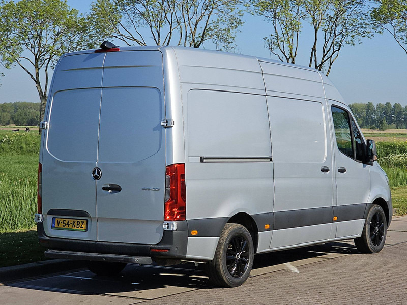 Mercedes-Benz Sprinter 319 L2H2 3.0Ltr V6 LED! - Цельнометаллический фургон: фото 3 Mercedes-Benz Sprinter 319 L2H2 3.0Ltr V6 LED! - Цельнометаллический фургон: фото 3