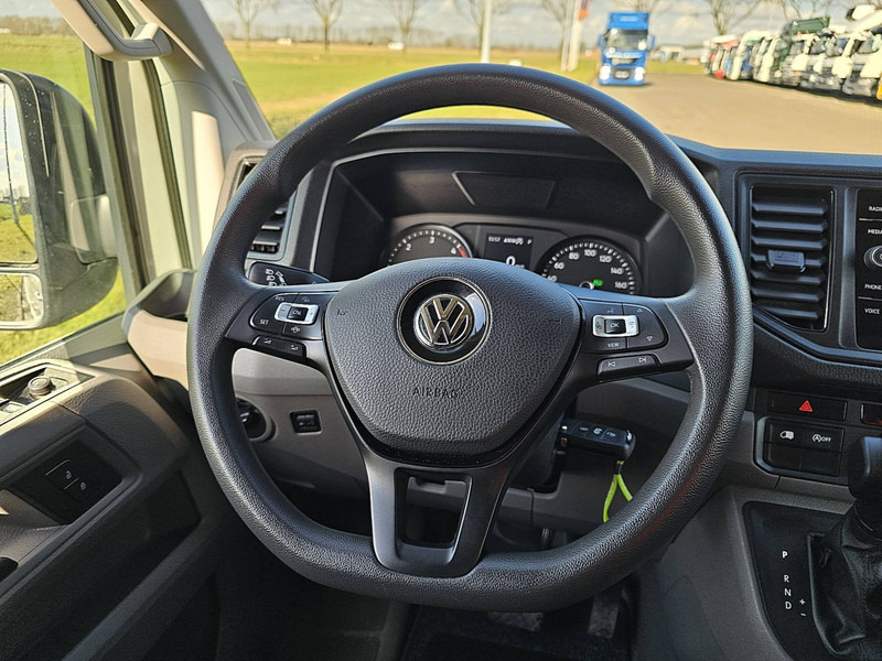 Фото интерьера 2: Цельнометаллический фургон Volkswagen Crafter 35 2.0 L4H3 Automaat Navi!