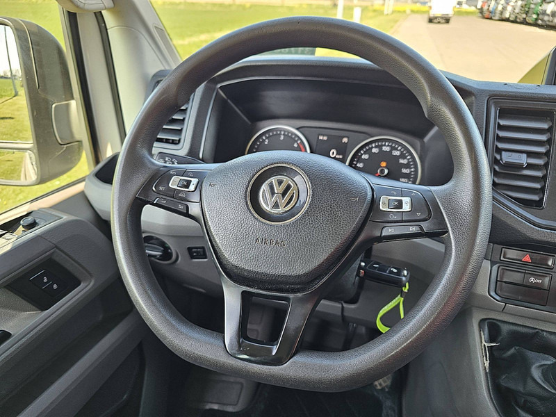 Фото интерьера 2: Малотоннажный бортовой грузовик Volkswagen Crafter 50 ac ahw 3500 kg EUR6