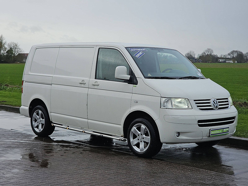 Volkswagen Transporter 2.5 TDI - Легковой фургон: фото 5 Volkswagen Transporter 2.5 TDI - Легковой фургон: фото 5