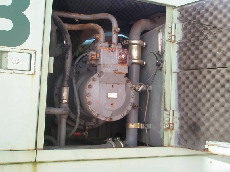 Hitachi KH125-3 - Гусеничный кран: фото 5 Hitachi KH125-3 - Гусеничный кран: фото 5