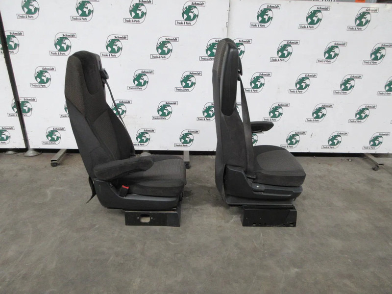 DAF 2104652//2105712// STOELEN SET DAF XF CF EURO 6 RECHTS EN LINKS - Сиденье для Грузовиков: фото 4 DAF 2104652//2105712// STOELEN SET DAF XF CF EURO 6 RECHTS EN LINKS - Сиденье для Грузовиков: фото 4