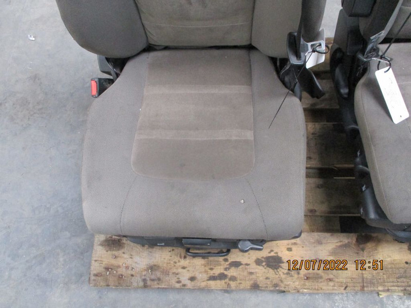 Iveco 5801416515 // 5801419691 HI WAY EURO 6 RECHT EN LINKS - Сиденье для Грузовиков: фото 5 Iveco 5801416515 // 5801419691 HI WAY EURO 6 RECHT EN LINKS - Сиденье для Грузовиков: фото 5