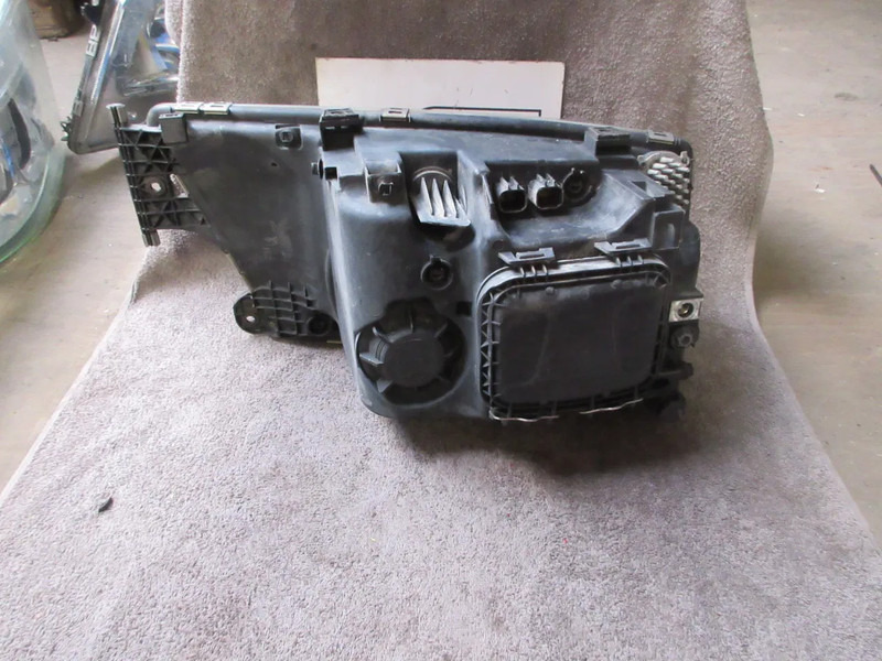 MAN 81.25101-6745// 81.25101-6683 KOPLAMP LINKS MAN TGX TGS 18.420 EURO 6 - Передняя фара для Грузовиков: фото 3 MAN 81.25101-6745// 81.25101-6683 KOPLAMP LINKS MAN TGX TGS 18.420 EURO 6 - Передняя фара для Грузовиков: фото 3