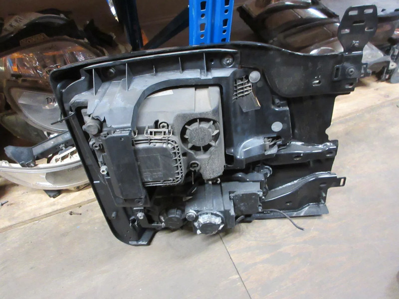 MAN 81.25101-6749 // 81.41610-0441 // 81.25101-6687 KOPLAMP HOEK MAN TGX EURO 6 - Передняя фара для Грузовиков: фото 2 MAN 81.25101-6749 // 81.41610-0441 // 81.25101-6687 KOPLAMP HOEK MAN TGX EURO 6 - Передняя фара для Грузовиков: фото 2