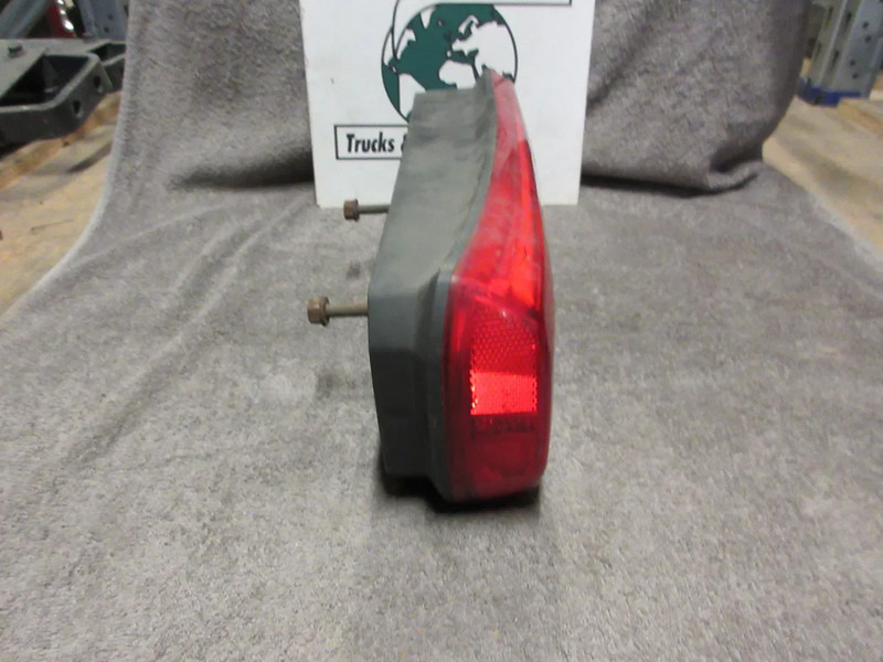 Mercedes-Benz A 003 554 17 03 ACHTERLAMP MERCEDES 1845 EURO 6 - Задний фонарь для Грузовиков: фото 2 Mercedes-Benz A 003 554 17 03 ACHTERLAMP MERCEDES 1845 EURO 6 - Задний фонарь для Грузовиков: фото 2